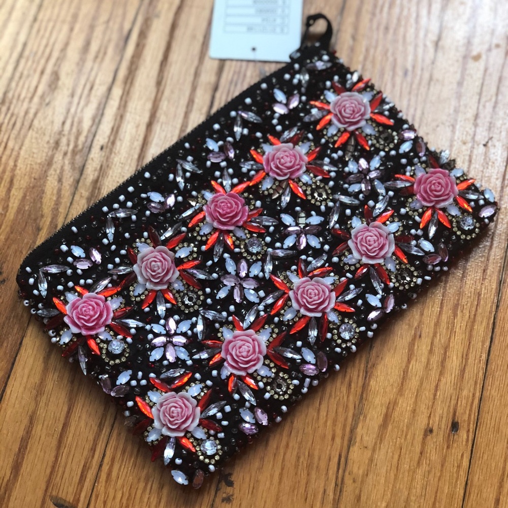 Small beaded clutch